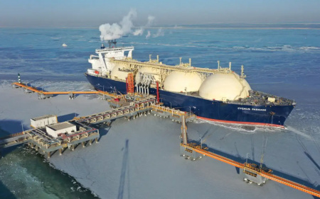 OIL CHANNEL – Un proyecto ruso de GNL inicia su producción a pesar de las sanciones de EEUU